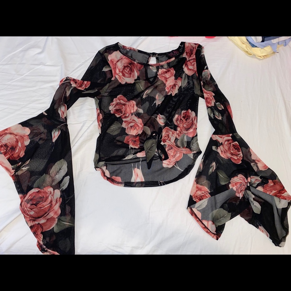 Floral Crop top with bell sleeves !